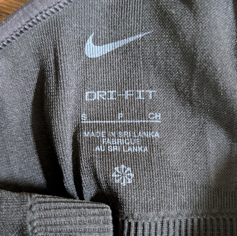 NWT Nike Black Sports Bra Ribbed Material Cross Back - Picture 8 of 11